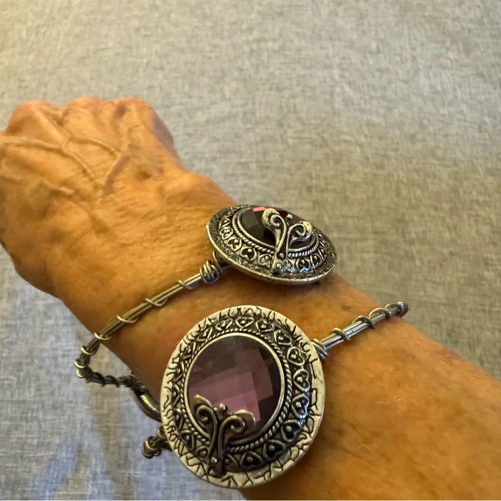 Bracelet Featuring 2 Ornate Silver Filigree Setting With Faceted Purple Glass - Picture 10 of 11